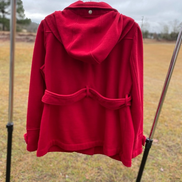 Red pea coat Lg. Cotton polyester & machine washable. - Picture 3 of 8
